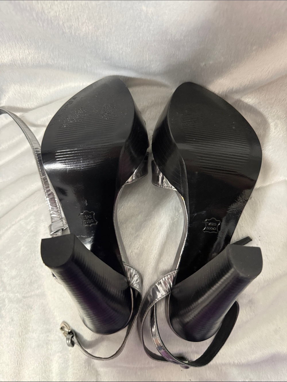 NWOT Via Spiga Metallic Leather Silver T-Strap Heels - Picture 6 of 9